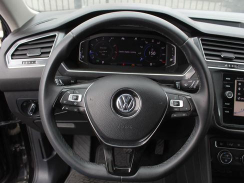 Used 2020 Volkswagen Tiguan SEL w/ 3rd Row Seat Package image 14