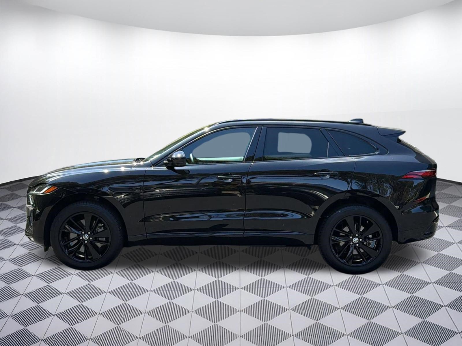 Used 2026 Jaguar F-PACE R-Dynamic S AWD/4WD image 2