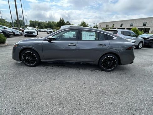 New 2026 Nissan Sentra SR w/ SR Premium Package FWD image 4