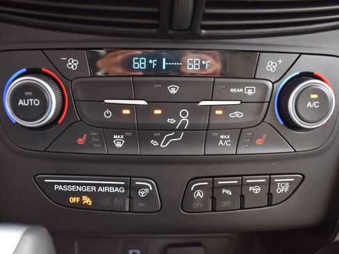 Used 2019 Ford Escape Titanium AWD/4WD image 12