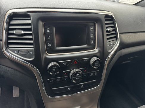 Used 2015 Jeep Grand Cherokee Laredo image 10