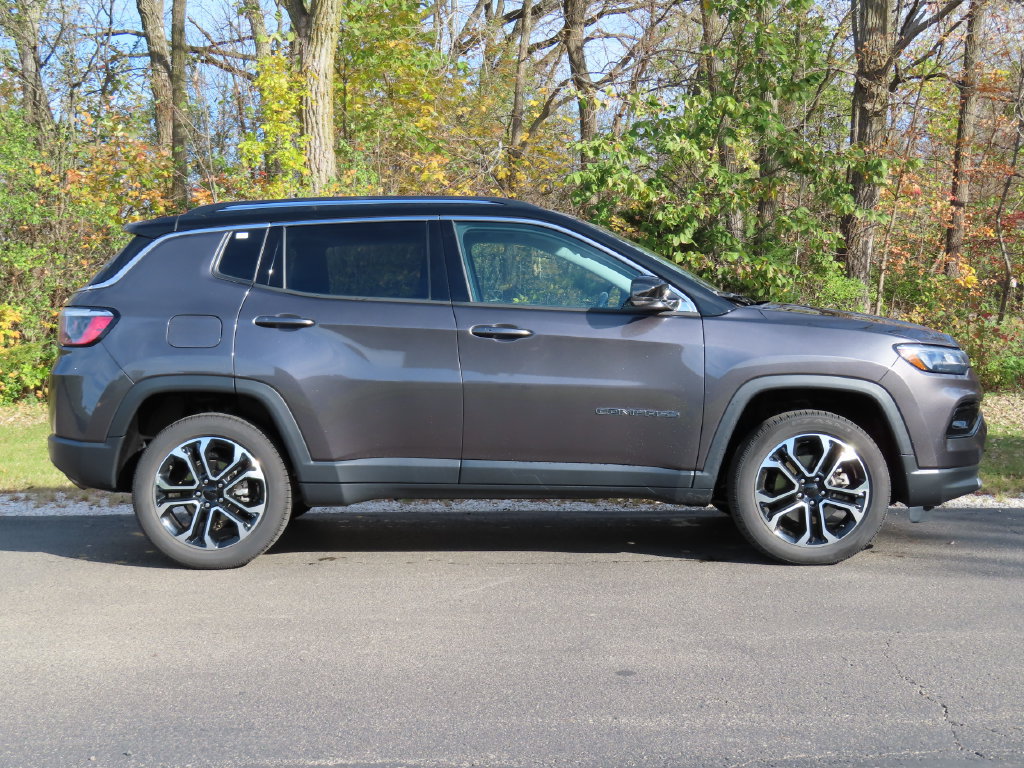Used 2022 Jeep Compass Limited AWD/4WD image 2