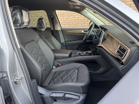 New 2026 Volkswagen Atlas SE image 4