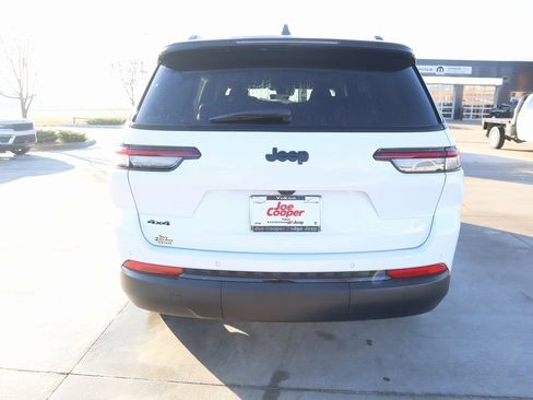 New 2025 Jeep Grand Cherokee L Limited image 24