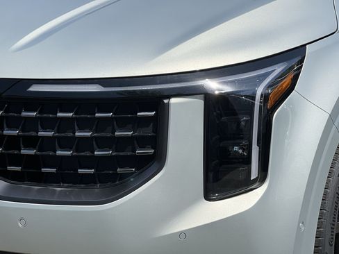 New 2026 Kia Carnival SX w/ SX Dark Edition Package FWD image 13