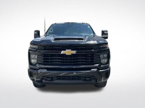 Used 2025 Chevrolet Silverado 2500 Custom w/ Custom Value Package AWD/4WD image 10
