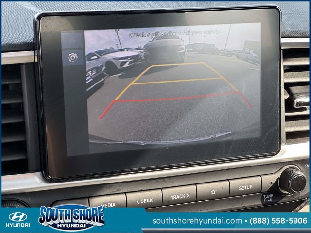 Certified 2024 Hyundai Venue SEL FWD image 28