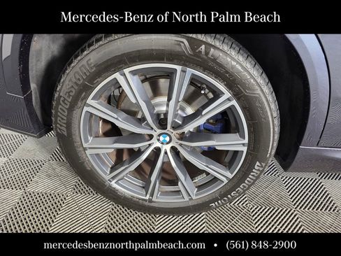 Used 2019 BMW X5 xDrive40i w/ M Sport Package AWD/4WD image 17