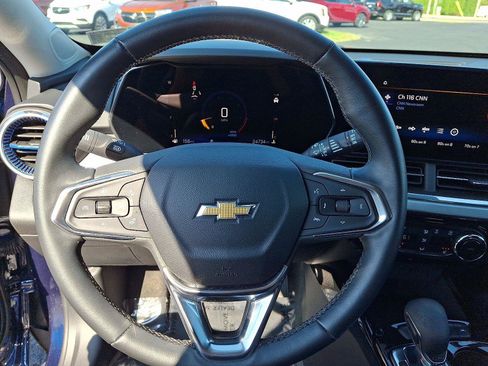 Used 2024 Chevrolet Trax LT w/ Driver Confidence Package image 18