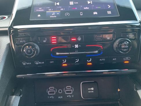 Used 2025 Jeep Grand Cherokee L Altitude AWD/4WD image 28