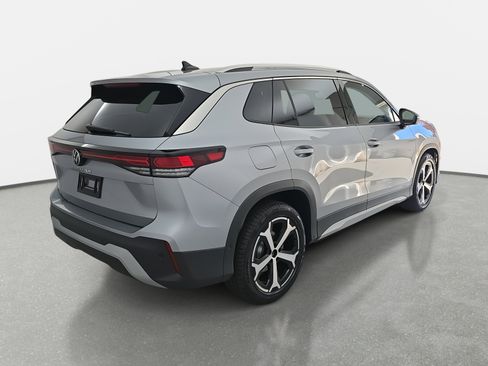 New 2026 Volkswagen Tiguan SE image 3