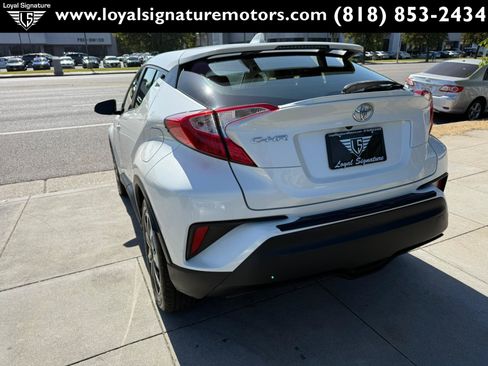 Used 2020 Toyota C-HR LE FWD image 5