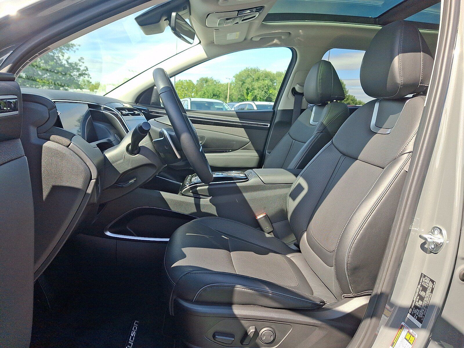 Certified 2024 Hyundai Tucson Limited AWD/4WD image 14