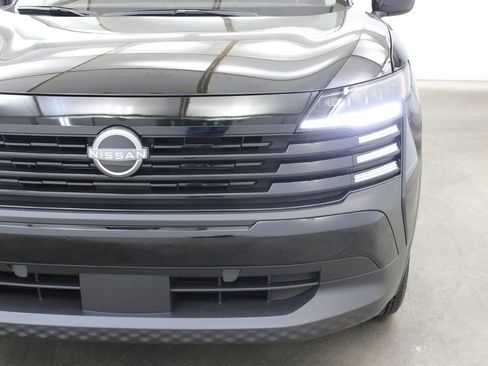 New 2026 Nissan Kicks SV image 8