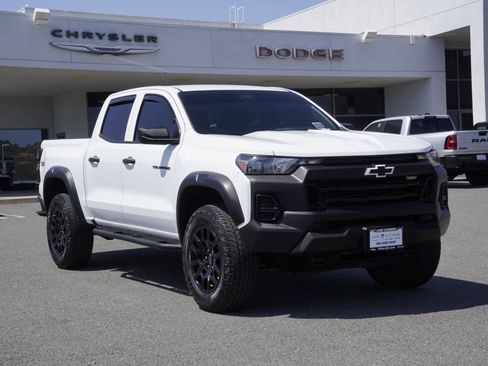 Used 2024 Chevrolet Colorado Trail Boss AWD/4WD image 2