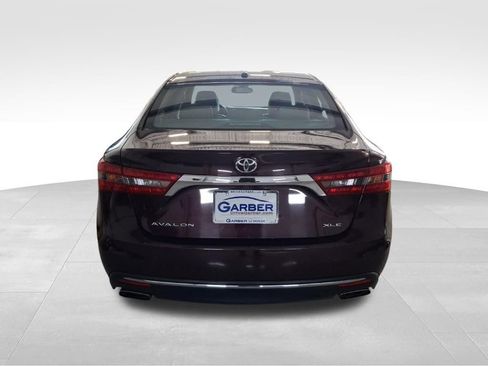 Used 2016 Toyota Avalon XLE Premium image 4