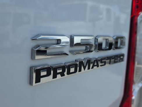 Used 2025 RAM ProMaster 2500 w/ Convenience Group FWD image 10