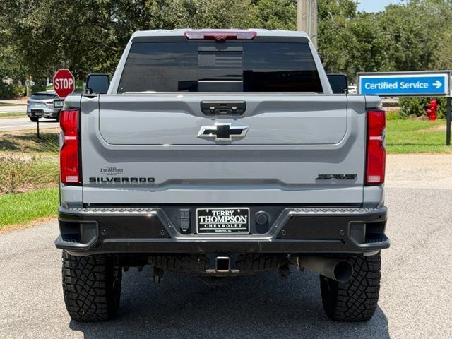 Used 2024 Chevrolet Silverado 2500 ZR2 w/ Technology Package AWD/4WD image 3