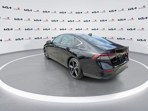 Used 2025 Honda Accord Sport image 6