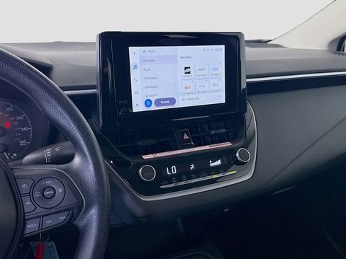 Used 2025 Toyota Corolla LE image 18