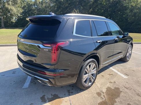 Used 2025 Cadillac XT6 Premium Luxury image 8
