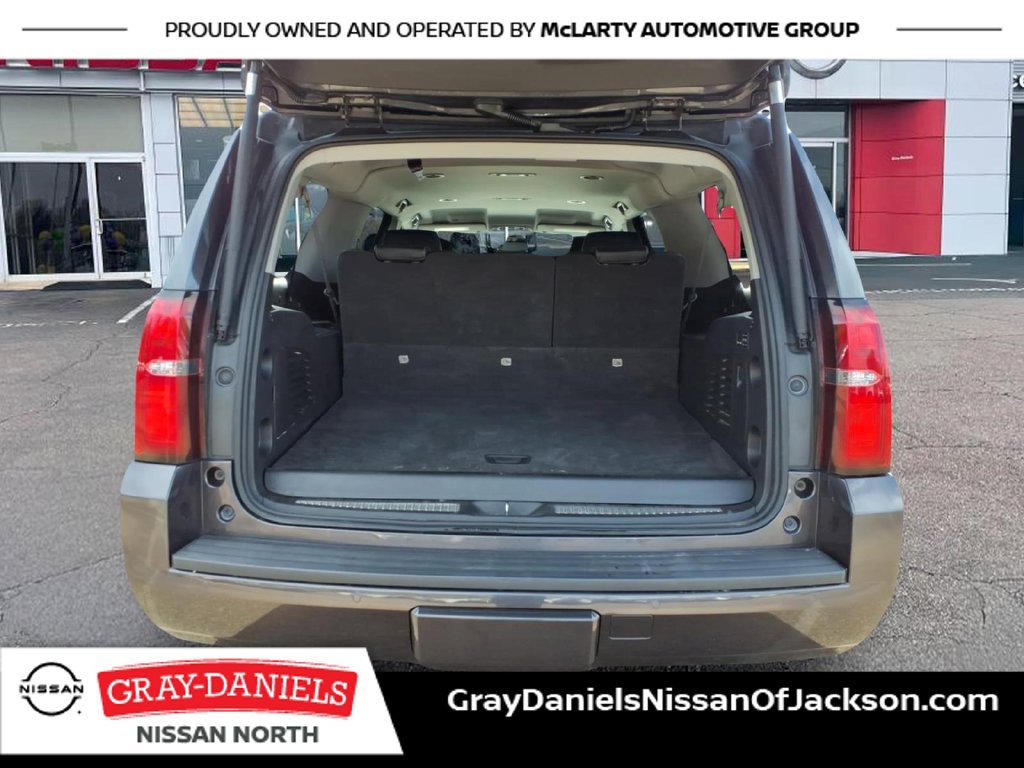Used 2016 Chevrolet Suburban LT w/ Luxury Package AWD/4WD image 8