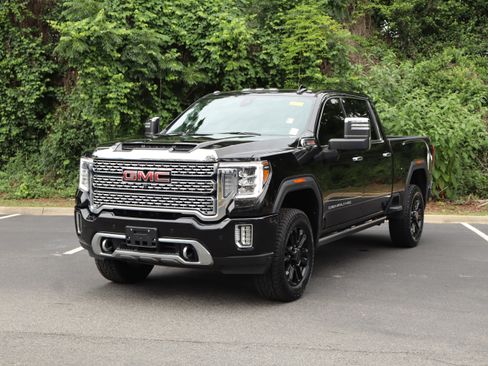 Used 2022 GMC Sierra 3500 Denali w/ Denali Black Diamond Edition AWD/4WD image 5