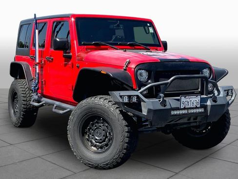 Used 2017 Jeep Wrangler Unlimited Rubicon AWD/4WD image 2