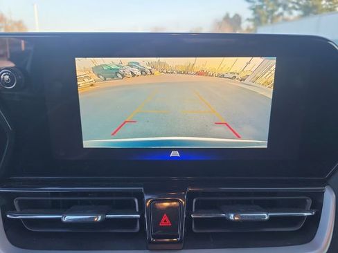 Used 2025 Chevrolet TrailBlazer LT image 24