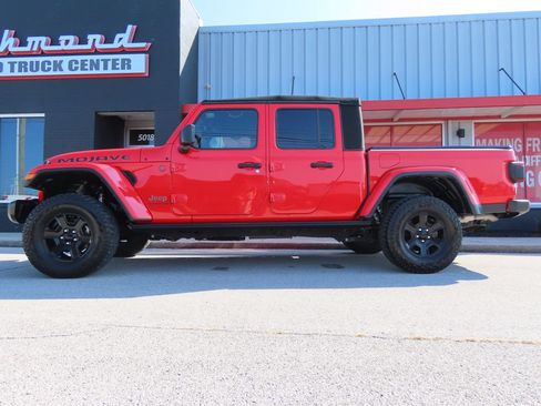 Used 2023 Jeep Gladiator Mojave w/ LED Lighting Group AWD/4WD image 9