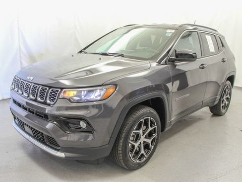 Used 2024 Jeep Compass Limited AWD/4WD image 5