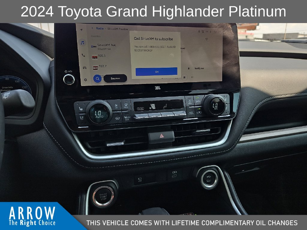 Used 2024 Toyota Grand Highlander AWD image 25