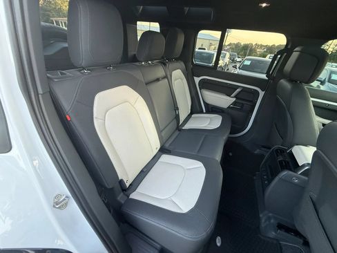 Used 2023 Land Rover Defender 110 X-Dynamic SE AWD/4WD image 18