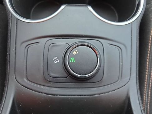 Used 2018 GMC Terrain SLE FWD image 31