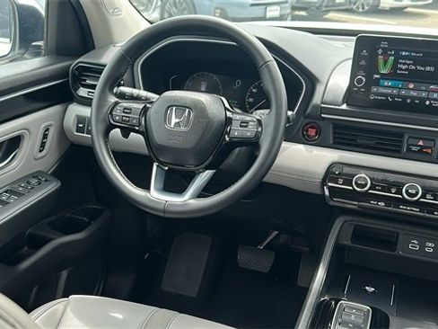 Used 2025 Honda Pilot Touring image 26