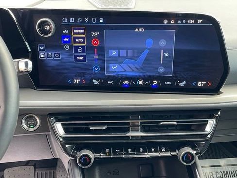 New 2025 Chevrolet Traverse LT w/ Enhanced Driving Package image 22