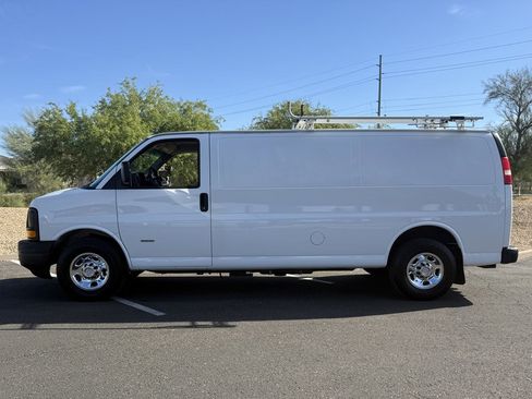 Used 2014 Chevrolet Express 3500 Extended RWD image 12