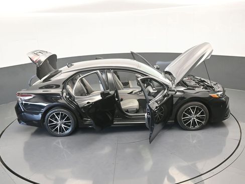 Used 2024 Toyota Camry SE image 58