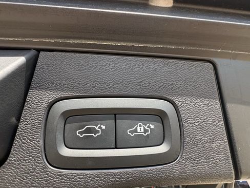 Used 2024 Volvo XC60 B5 Plus w/ Protection Package Premier AWD/4WD image 29