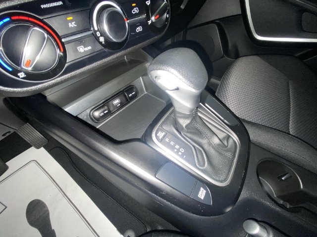Used 2023 Kia Soul LX w/ LX Technology Package FWD image 19