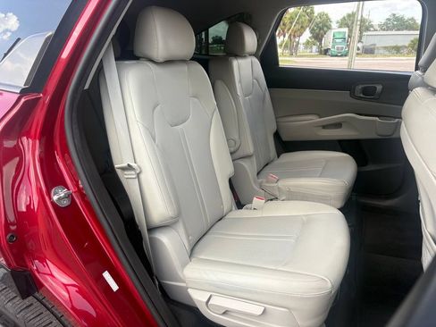 Used 2022 Kia Sorento EX w/ Panoramic Sunroof Package FWD image 15