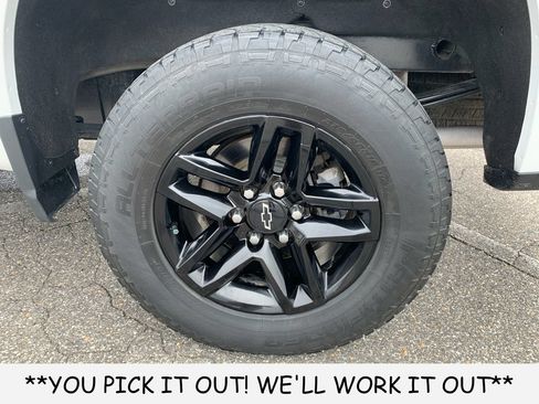 Used 2022 Chevrolet Silverado 1500 LT Trail Boss w/ Convenience Package II AWD/4WD image 10