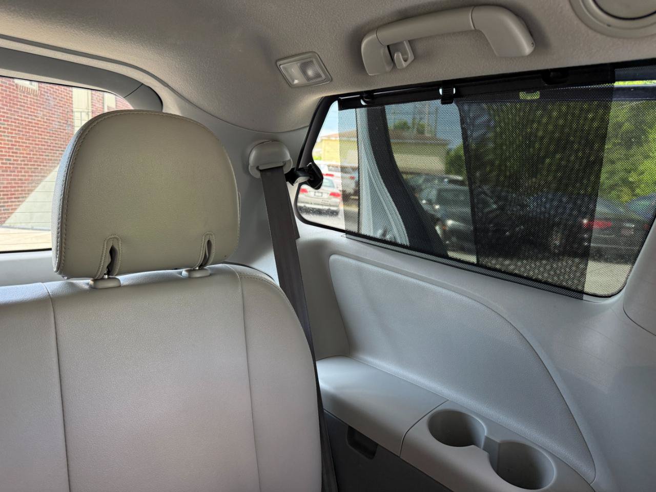 Used 2013 Toyota Sienna XLE w/ Entertainment Pkg FWD image 36