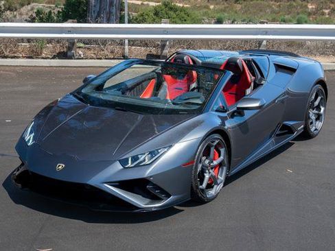 Used 2020 Lamborghini Huracan EVO RWD image 4