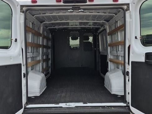 Used 2025 RAM ProMaster 2500 w/ U-Haul Equipment Group FWD image 5