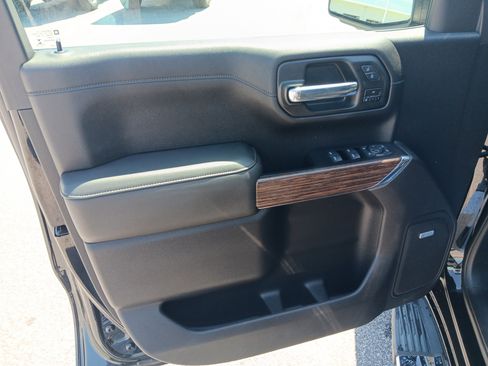 Used 2021 Chevrolet Silverado 1500 High Country w/ Technology Package AWD/4WD image 11