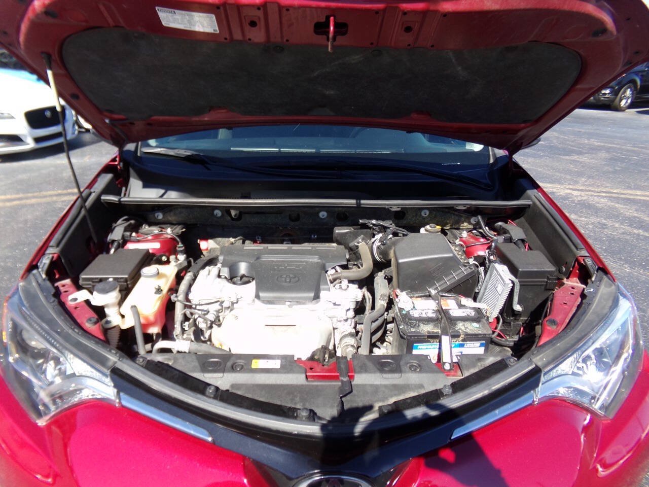 Used 2018 Toyota RAV4 XLE w/ Plus Extra Value Package AWD/4WD image 31