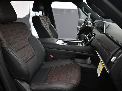 New 2026 Nissan Armada Platinum image 16