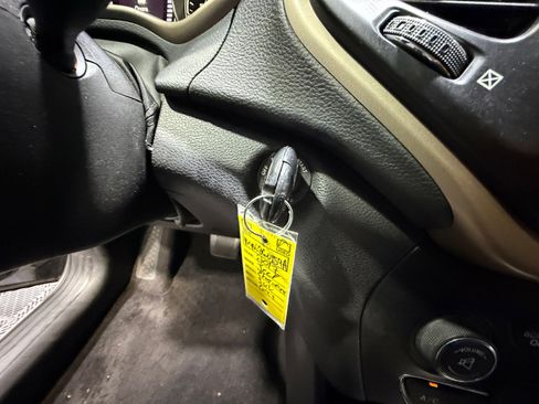 Used 2017 Jeep Cherokee Sport AWD/4WD image 30