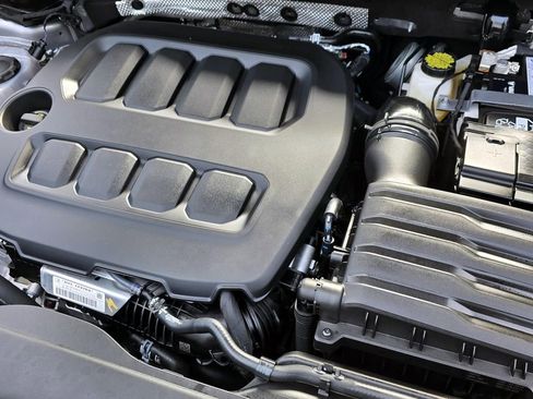 New 2026 Volkswagen Tiguan SE FWD image 10